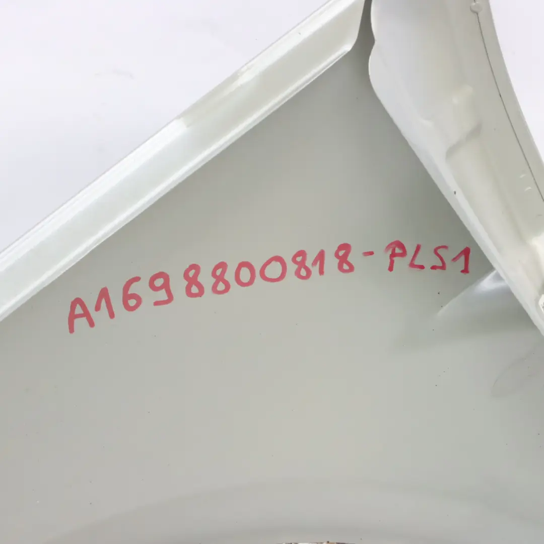 Pannello Laterale Anteriore Destro Copertura Polar Silver - 761 per Mercedes W245 con numero di parte A1698800818 Mercedes W245 Pannello Laterale Anteriore Destro Copertura Polar Silver - 761 - SKU A1698800818-PLS1 - Numero di parte A1698800818