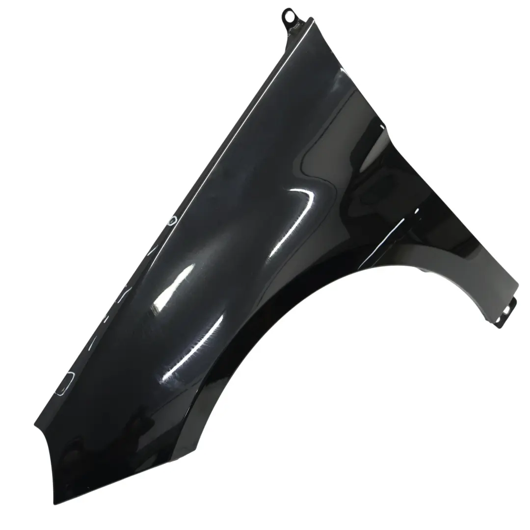 Guardabarros Lateral Izquierdo Negro Cósmico Metalizado - 191 para Mercedes W245 con número de pieza A1698800718 Mercedes W245 Guardabarros Lateral Izquierdo Negro Cósmico Metalizado - 191 - SKU A1698800918-KB - Número de pieza A1698800718