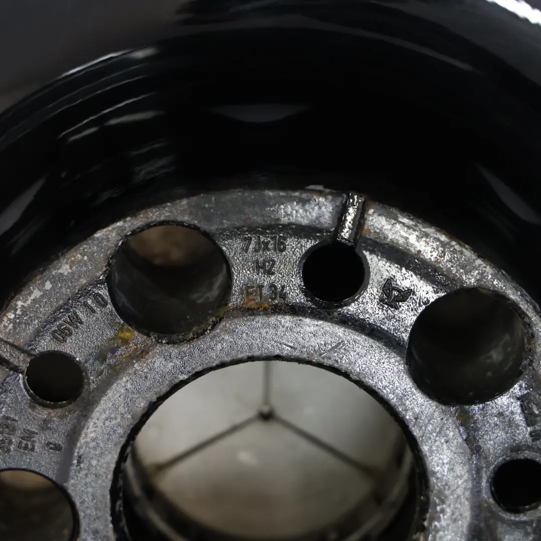 Cerchio In Lega Nero 16" 7J ET:34 7 Fori per Mercedes SLK R171 con numero di parte A1714010902 Mercedes SLK R171 Cerchio In Lega Nero 16" 7J ET:34 7 Fori - SKU A1714010902-6 - Numero di parte A1714010902