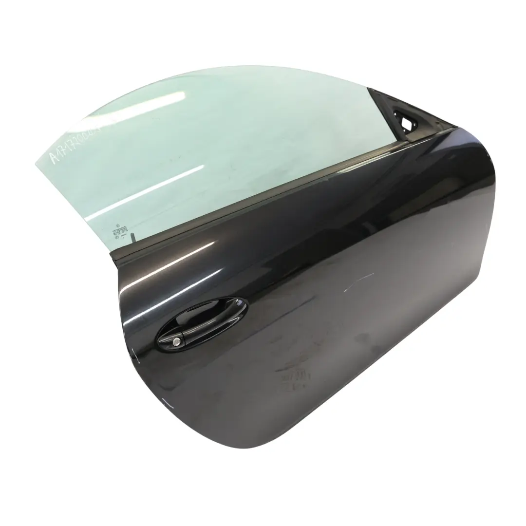 Puerta Delantera Derecha Obsidian Black Metallic - 197 para Mercedes SLK R171 con número de pieza A1717200205 Mercedes SLK R171 Puerta Delantera Derecha Obsidian Black Metallic - 197 - SKU A1717200205-OB1 - Número de pieza A1717200205