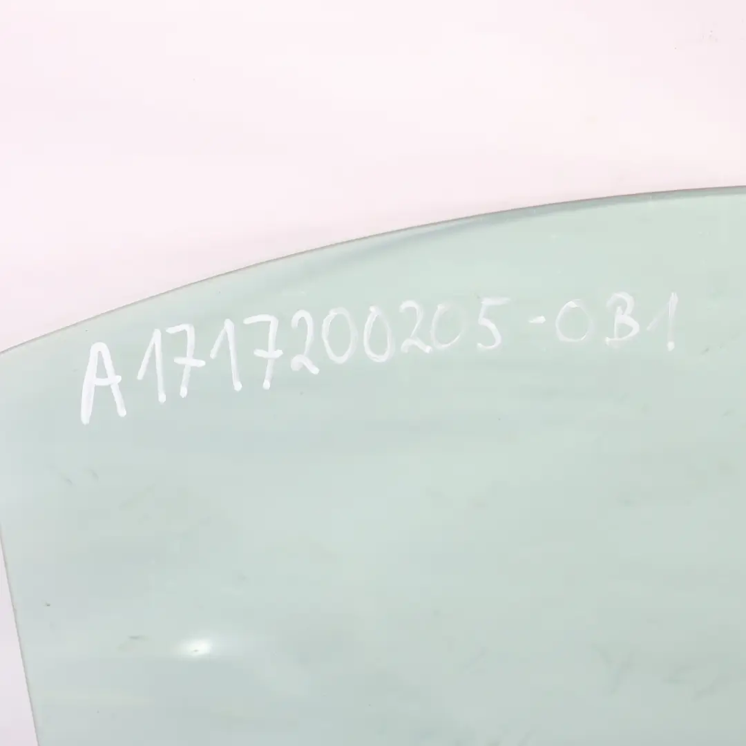 Tür Vorne Rechts Obsidianschwarz Metallic - 197 für Mercedes SLK R171 mit Teilenummer A1717200205 Mercedes SLK R171 Tür Vorne Rechts Obsidianschwarz Metallic - 197 - SKU A1717200205-OB1 - Teilenummer A1717200205