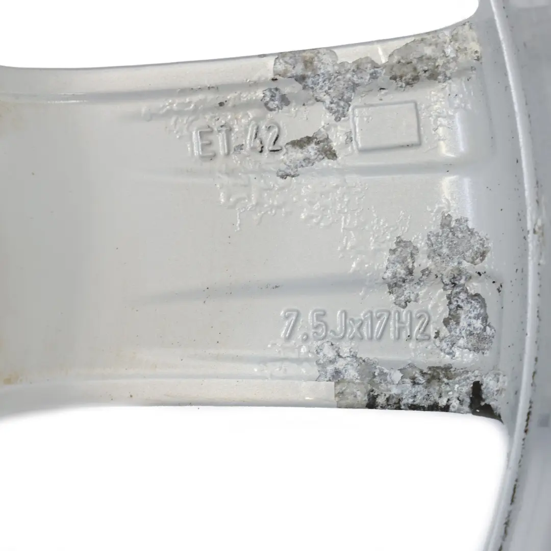 Srebrna Felga Aluminiowa 17" 7,5J ET:42 do Mercedes R172 o numerze A1724013602 Mercedes R172 Srebrna Felga Aluminiowa 17" 7,5J ET:42 - SKU A1724013602-1 - Numer Części A1724013602