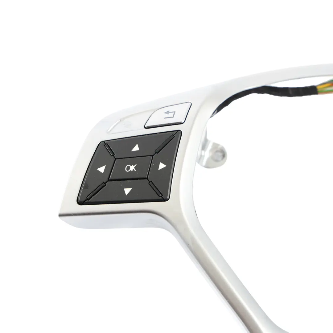 Volant Bouton Multifonction Garniture Argent pour Mercedes R172 à propos du numéro de pièce A1725400362 Mercedes R172 Volant Bouton Multifonction Garniture Argent - SKU A1725400362-2 - Numéro de pièce A1725400362