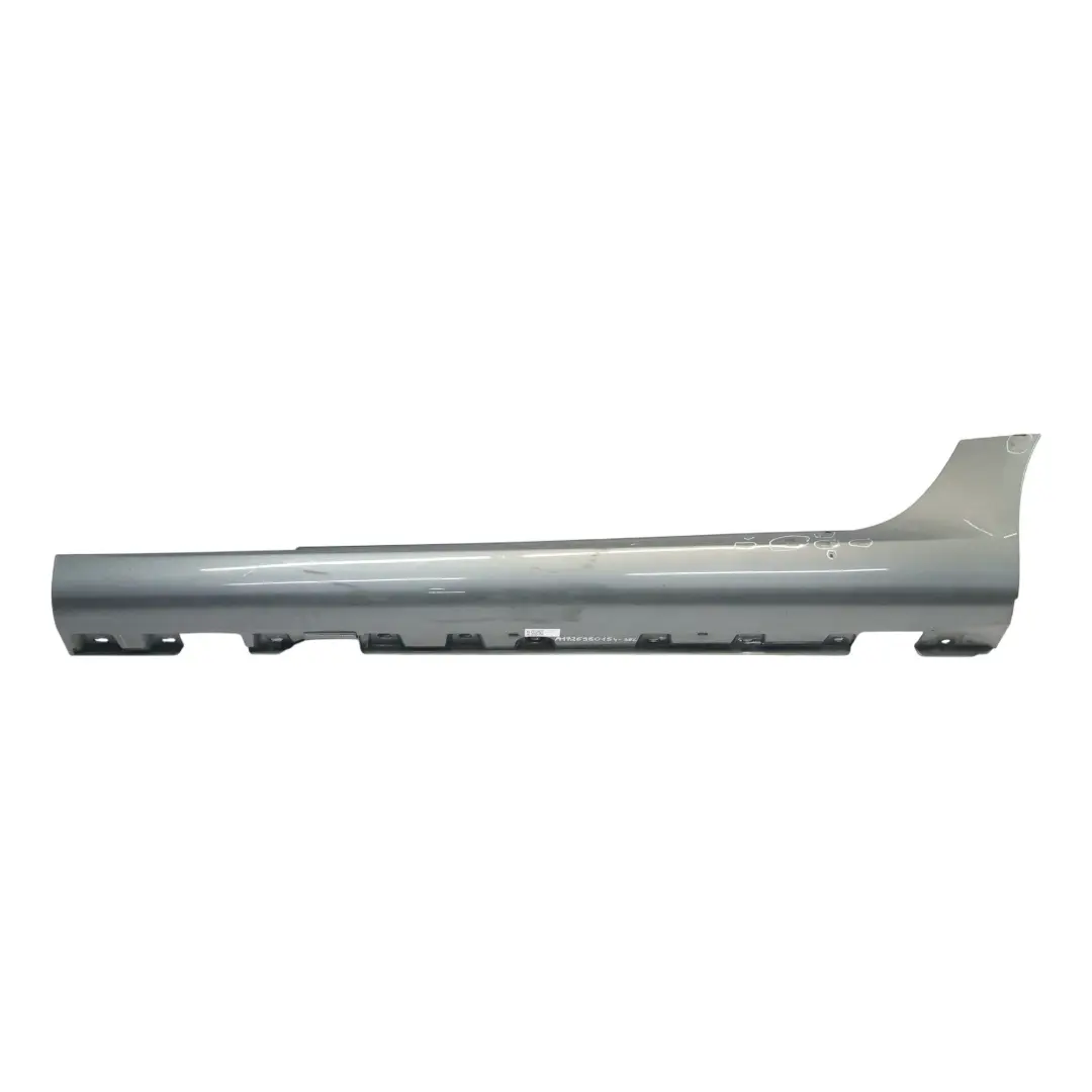 Seuil De Porte Latéral Gauche AMG Gris Sélénite - 992 pour Mercedes R172 à propos du numéro de pièce A1726980154 Mercedes R172 Seuil De Porte Latéral Gauche AMG Gris Sélénite - 992 - SKU A1726980154-SEL - Numéro de pièce A1726980154