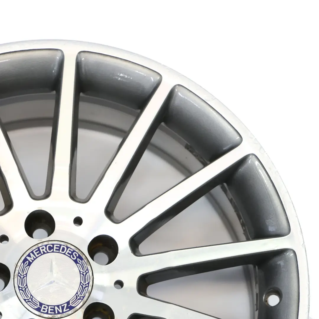 Cerchio in lega 18" 14 razze ET:52 7.5J per Mercedes W176 AMG con numero di parte A1764010200 Mercedes W176 AMG Cerchio in lega 18" 14 razze ET:52 7.5J - SKU A1764010200-4 - Numero di parte A1764010200