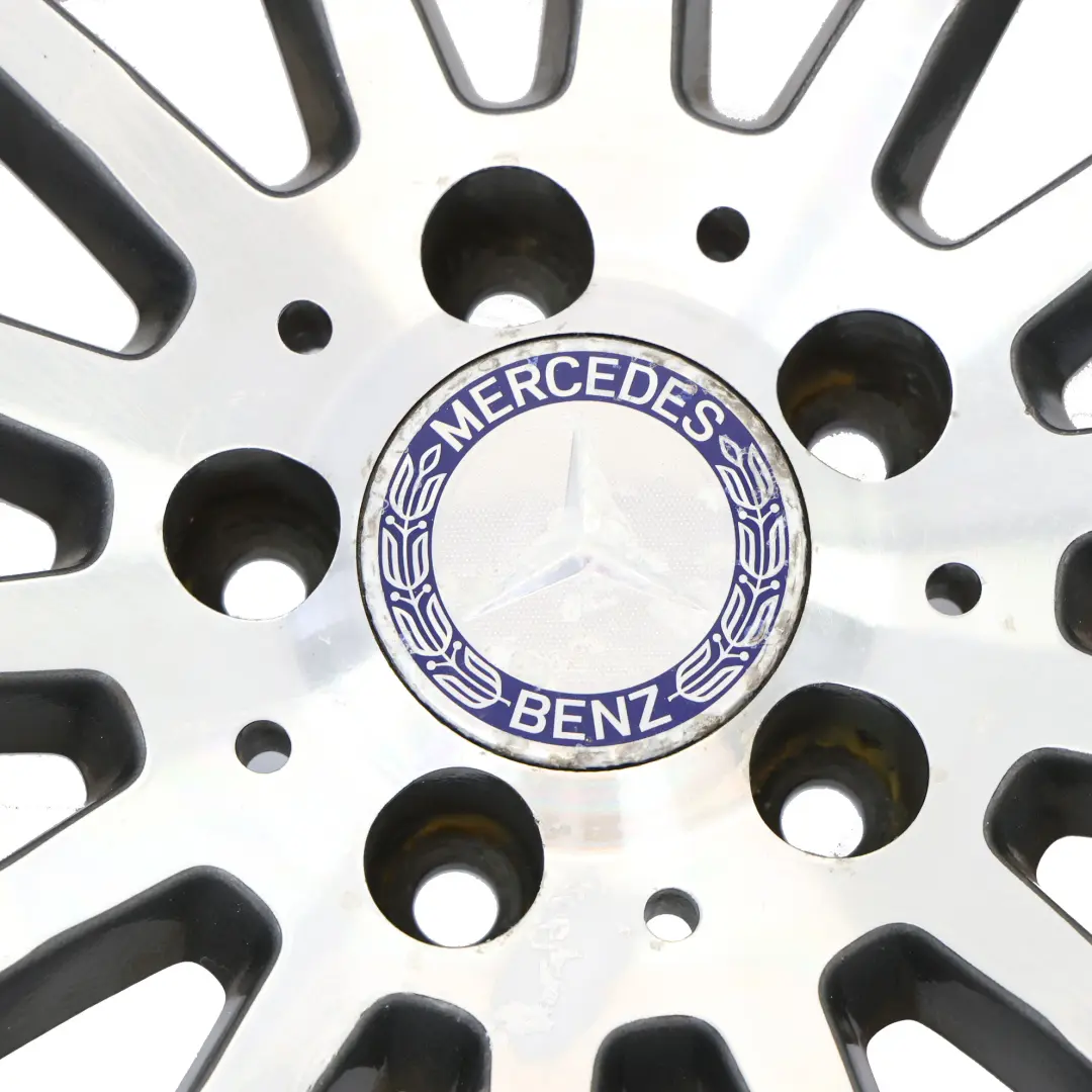 Cerchio in lega 18" 14 razze ET:52 7.5J per Mercedes W176 AMG con numero di parte A1764010200 Mercedes W176 AMG Cerchio in lega 18" 14 razze ET:52 7.5J - SKU A1764010200-4 - Numero di parte A1764010200