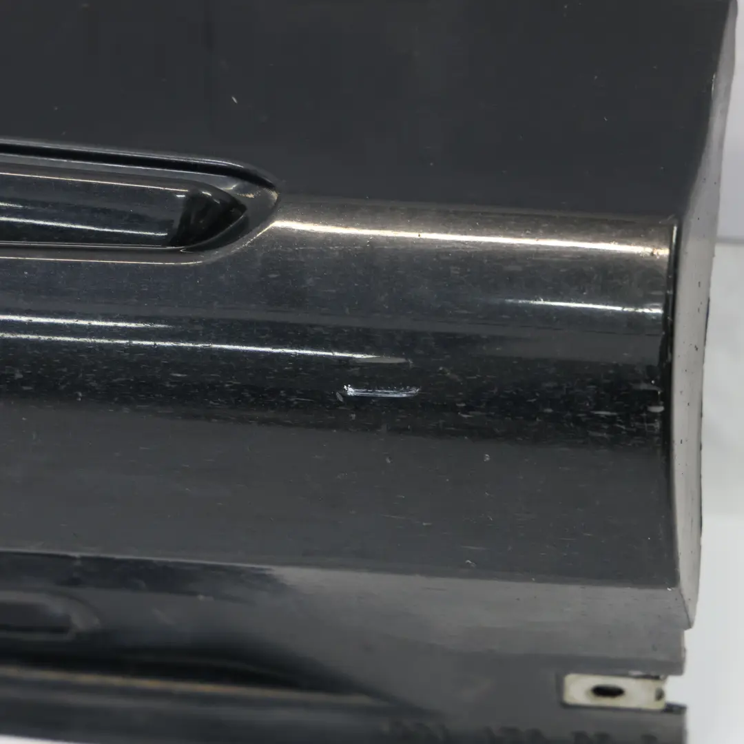 Seitenschweller AMG Links Türschwellerabdeckung Cosmic Black - 191 für Mercedes W176 mit Teilenummer A1766980054 Mercedes W176 Seitenschweller AMG Links Türschwellerabdeckung Cosmic Black - 191 - SKU A1766980054-KB5 - Teilenummer A1766980054