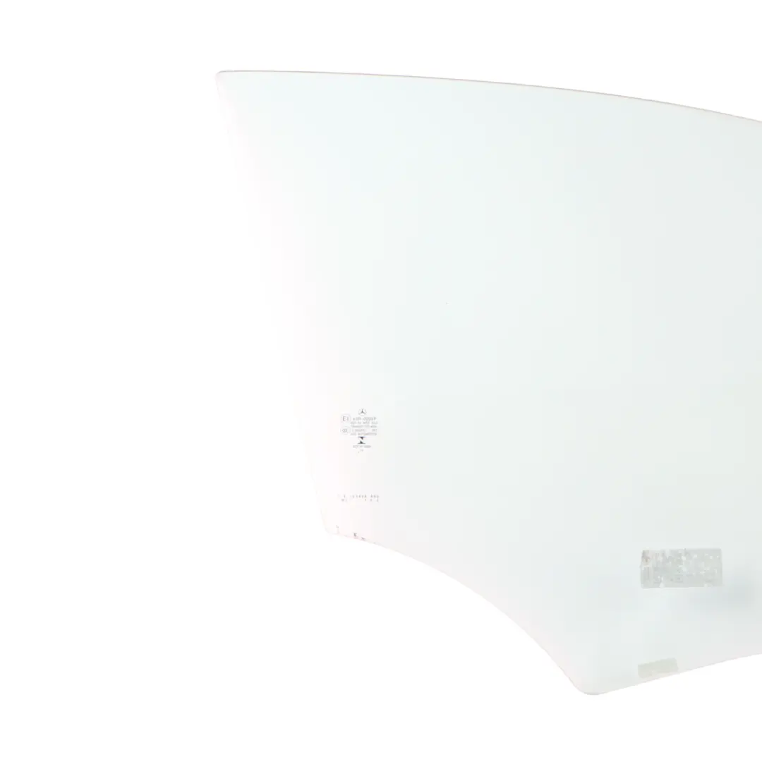 Vitres de porte avant droite vertes renforcées AS2 pour Mercedes W176 à propos du numéro de pièce A1767250600 Mercedes W176 Vitres de porte avant droite vertes renforcées AS2 - SKU A1767250600 - Numéro de pièce A1767250600