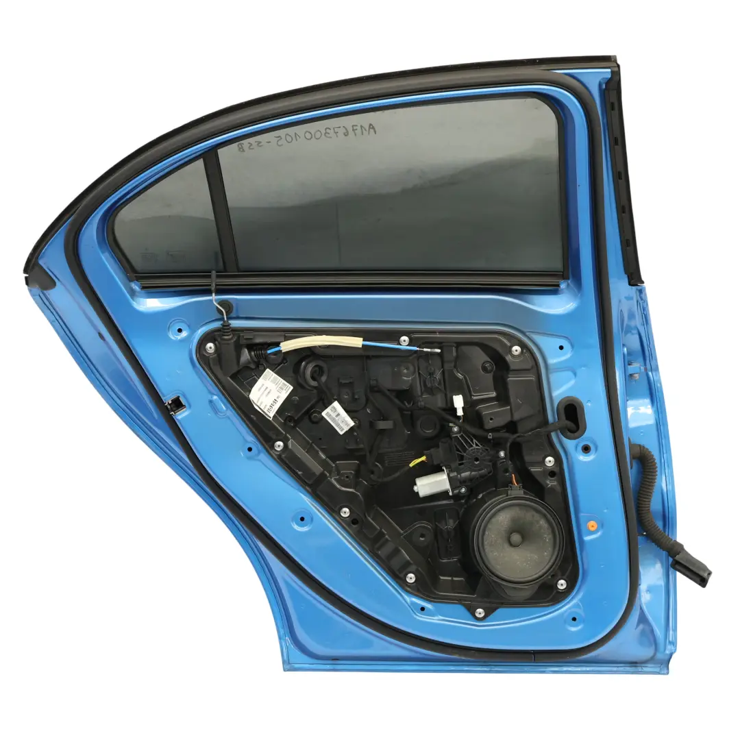 Puerta Trasera Izquierda South Seas Blue Metallic - 162 para Mercedes W176 con número de pieza A1767300105 Mercedes W176 Puerta Trasera Izquierda South Seas Blue Metallic - 162 - SKU A1767300105-SSB - Número de pieza A1767300105