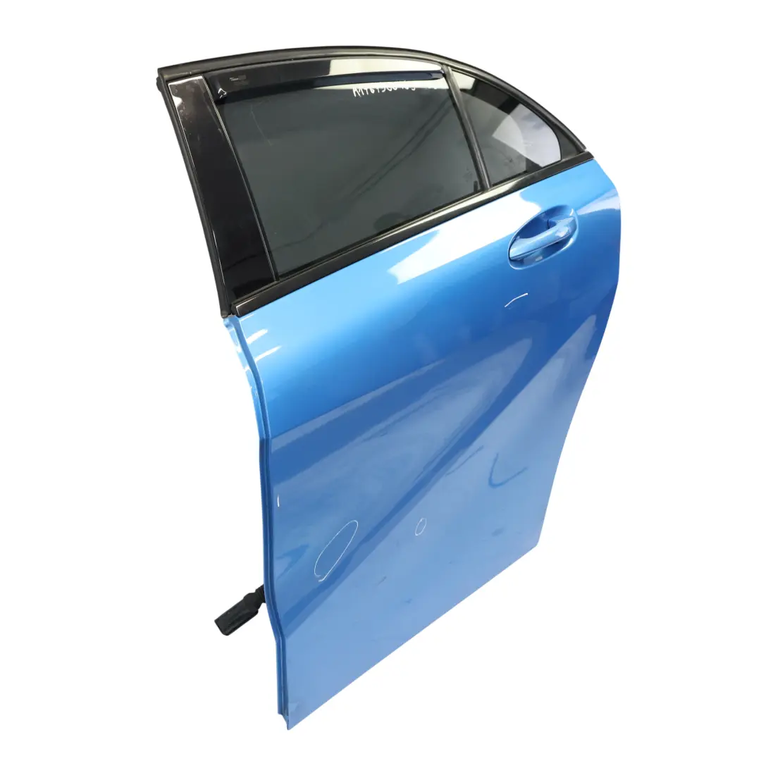 Puerta Trasera Izquierda South Seas Blue Metallic - 162 para Mercedes W176 con número de pieza A1767300105 Mercedes W176 Puerta Trasera Izquierda South Seas Blue Metallic - 162 - SKU A1767300105-SSB - Número de pieza A1767300105