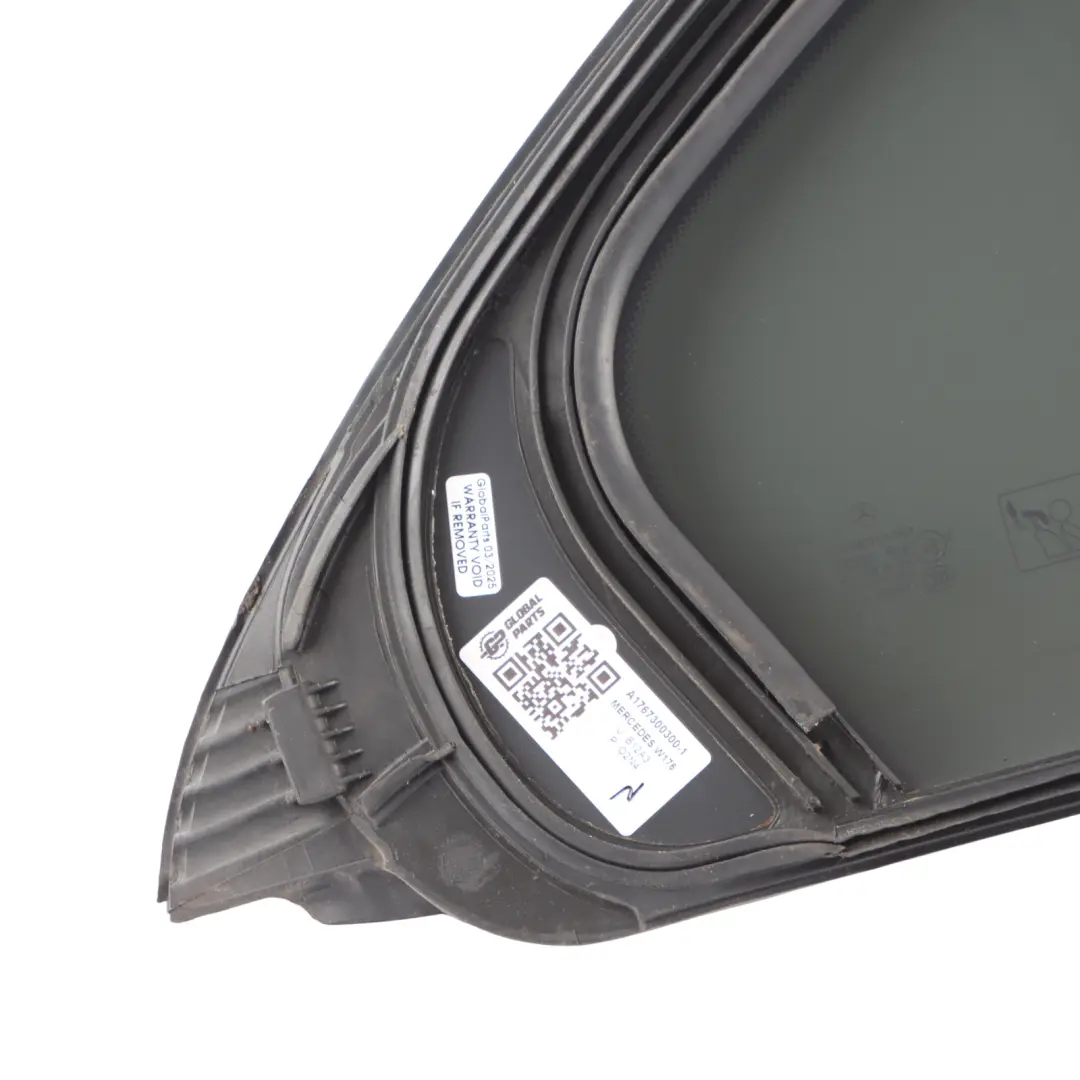 Mercedes W176 Vitre de porte arrière gauche Quarter Side Noir AS3 - SKU A1767300300-1 - Numéro de pièce A1767300300