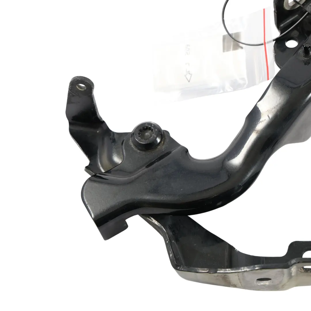 Cerniera Cofano Anteriore Sinistra Nero Cosmico - 191 per Mercedes W176 con numero di parte A1768800328 Mercedes W176 Cerniera Cofano Anteriore Sinistra Nero Cosmico - 191 - SKU A1768800328-COS - Numero di parte A1768800328