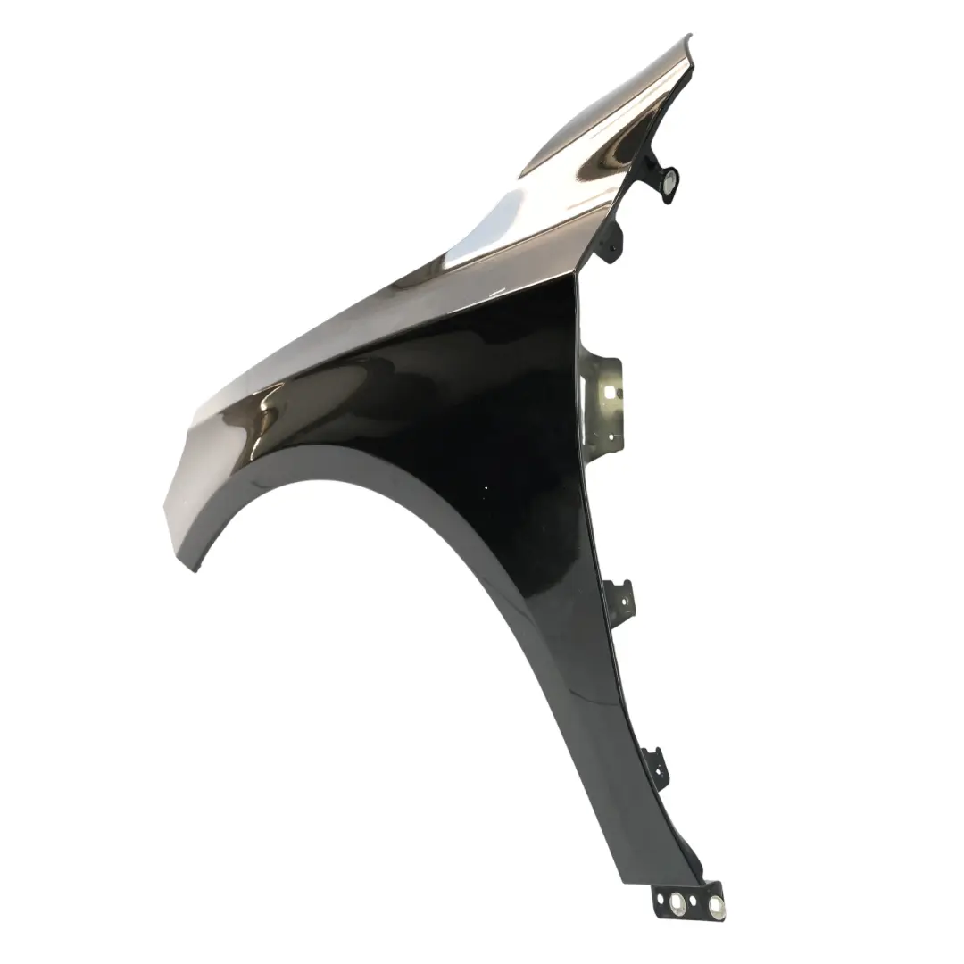 Panneau avant gauche Couvercle de garniture Kosmos Black 191 pour Mercedes W176 à propos du numéro de pièce A1768810101 Mercedes W176 Panneau avant gauche Couvercle de garniture Kosmos Black 191 - SKU A1768810101-KB - Numéro de pièce A1768810101