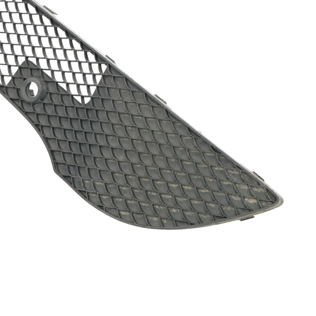 Parachoques Delantero Rejilla Central Inferior Panel para Mercedes W176 con número de pieza A1768853422 Mercedes W176 Parachoques Delantero Rejilla Central Inferior Panel - SKU A1768853422 - Número de pieza A1768853422