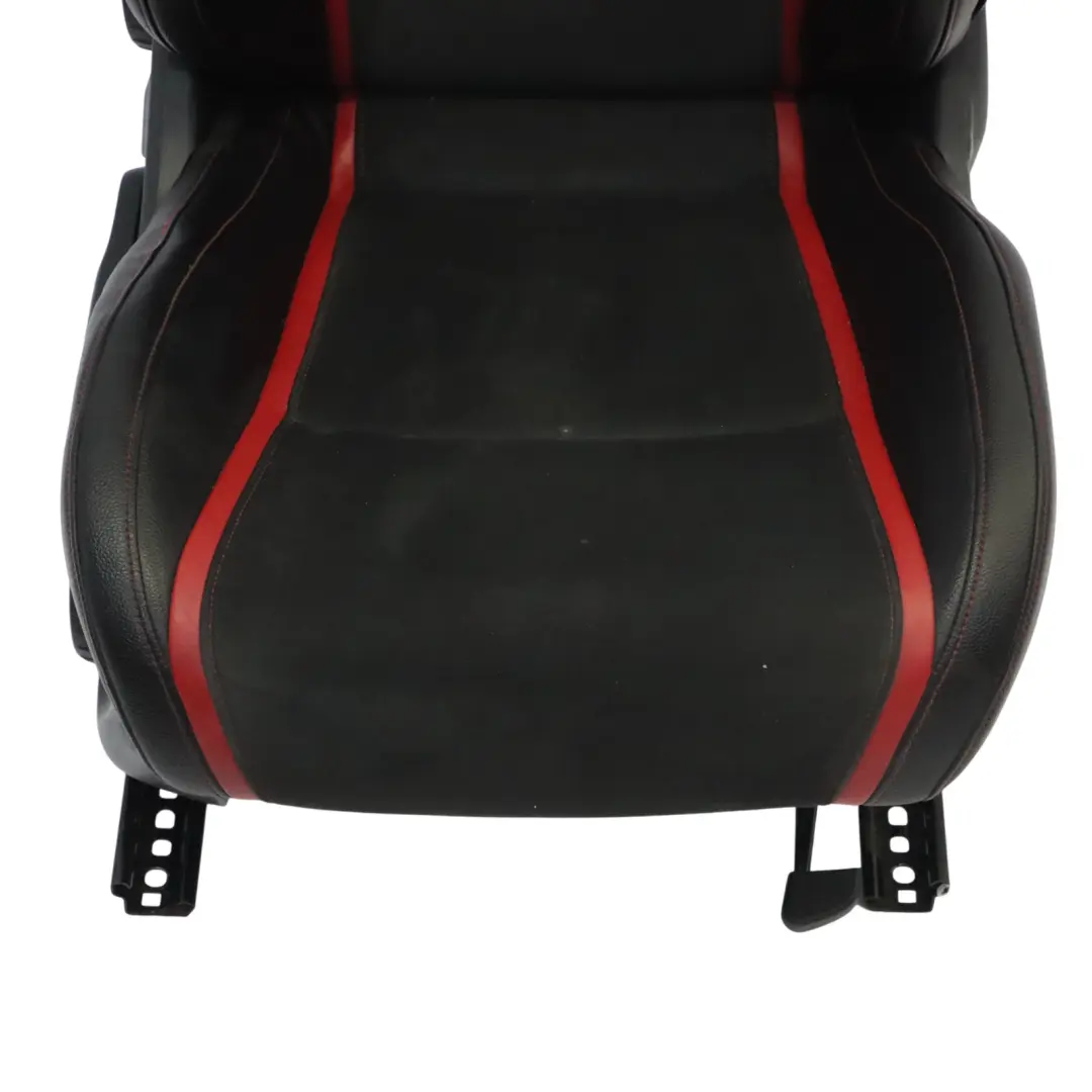 Sedile Anteriore AMG Performance In Pelle Nera Rossa Destra per Mercedes W176 con numero di parte A1769103702 Mercedes W176 Sedile Anteriore AMG Performance In Pelle Nera Rossa Destra - SKU A1769103702-1 - Numero di parte A1769103702