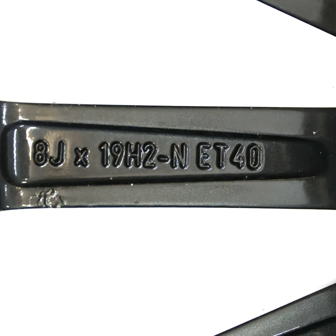 Schwarz Leichtmetallfelge 14 Speichen 19" 8J ET:40 für Mercedes W177 AMG mit Teilenummer A1774011900 Mercedes W177 AMG Schwarz Leichtmetallfelge 14 Speichen 19" 8J ET:40 - SKU A1774011900-2 - Teilenummer A1774011900