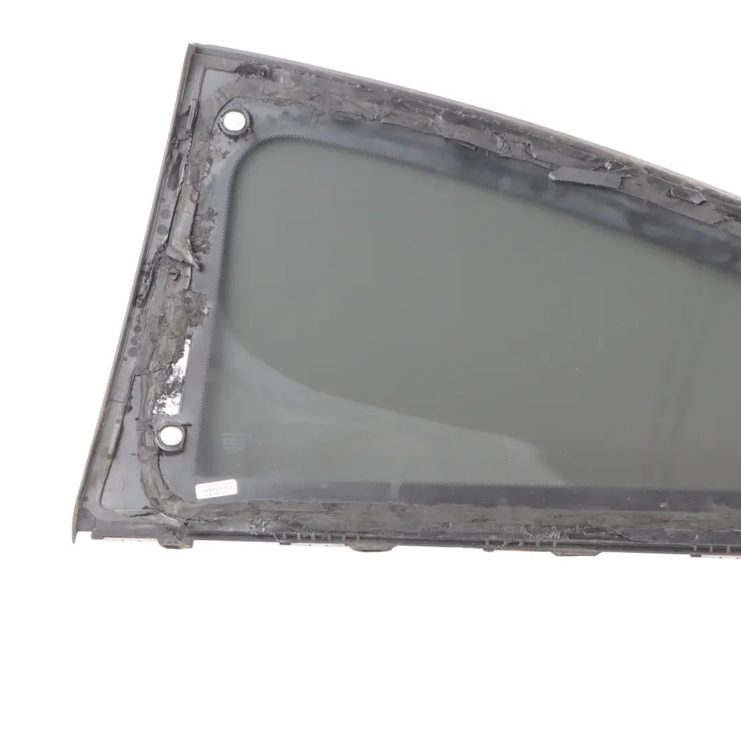 Vitre Arrière Latérale Fixe AS3 Droite pour Mercedes C204 à propos du numéro de pièce A2046706812 Mercedes C204 Vitre Arrière Latérale Fixe AS3 Droite - SKU A2046706812-2 - Numéro de pièce A2046706812