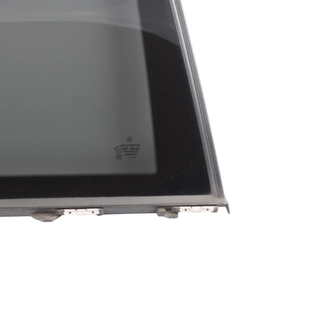 Vitre Arrière Latérale Fixe AS3 Droite pour Mercedes C204 à propos du numéro de pièce A2046706812 Mercedes C204 Vitre Arrière Latérale Fixe AS3 Droite - SKU A2046706812-2 - Numéro de pièce A2046706812