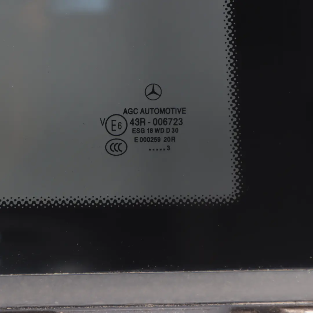 Hintere Seitenscheibe Viertel Glas Fest AS3 Rechts für Mercedes C204 mit Teilenummer A2046706812 Mercedes C204 Hintere Seitenscheibe Viertel Glas Fest AS3 Rechts - SKU A2046706812-2 - Teilenummer A2046706812