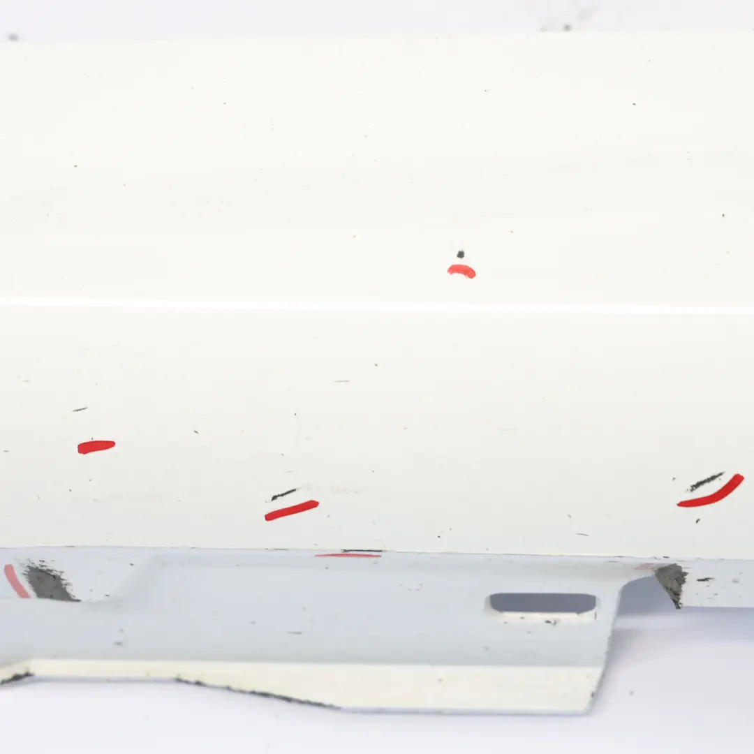 Styling Gonna Laterale Copri Soglia Sinistra Polar White - 149 per Mercedes C204 AMG con numero di parte A2046982554 Mercedes C204 AMG Styling Gonna Laterale Copri Soglia Sinistra Polar White - 149 - SKU A2046982554-POL1 - Numero di parte A2046982554