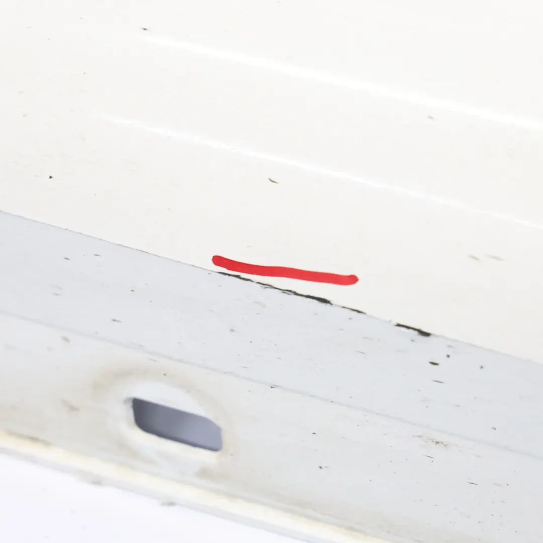 Styling Faldón Lateral Cubre Umbral Derecho Polar White 149 para Mercedes C204 AMG con número de pieza A2046982654 Mercedes C204 AMG Styling Faldón Lateral Cubre Umbral Derecho Polar White 149 - SKU A2046982654-POL1 - Número de pieza A2046982654