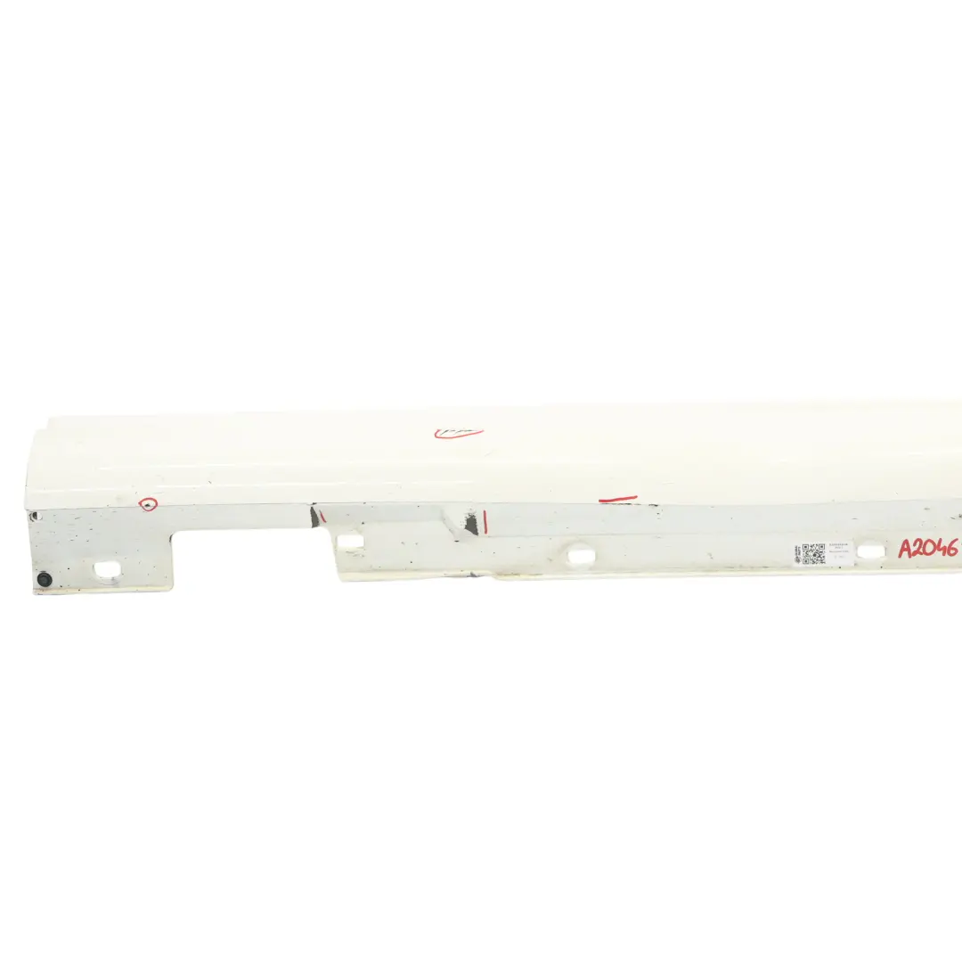Latérale Seuil De Porte Droite AMG Styling Polar White Blanc - 149 pour Mercedes C204 à propos du numéro de pièce A2046982654 Mercedes C204 Latérale Seuil De Porte Droite AMG Styling Polar White Blanc - 149 - SKU A2046982654-POL1 - Numéro de pièce A2046982654