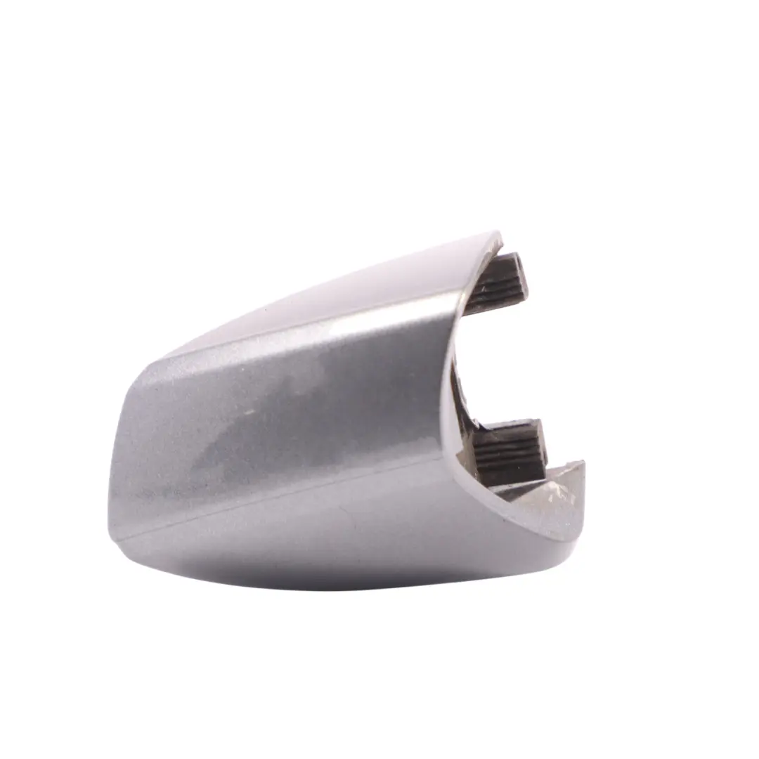 Asidero Delantero Puerta Izquierda Gris Selenita - 992 para Mercedes W204 con número de pieza A2047600170 Mercedes W204 Asidero Delantero Puerta Izquierda Gris Selenita - 992 - SKU A2047600170-SEL - Número de pieza A2047600170