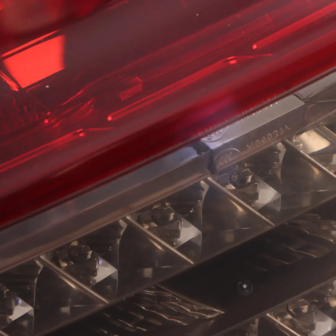 Rücklicht Links Rücklicht Lampe Seite Panel für Mercedes W204 mit Teilenummer A2048201964 Mercedes W204 Rücklicht Links Rücklicht Lampe Seite Panel - SKU A2048201964 - Teilenummer A2048201964