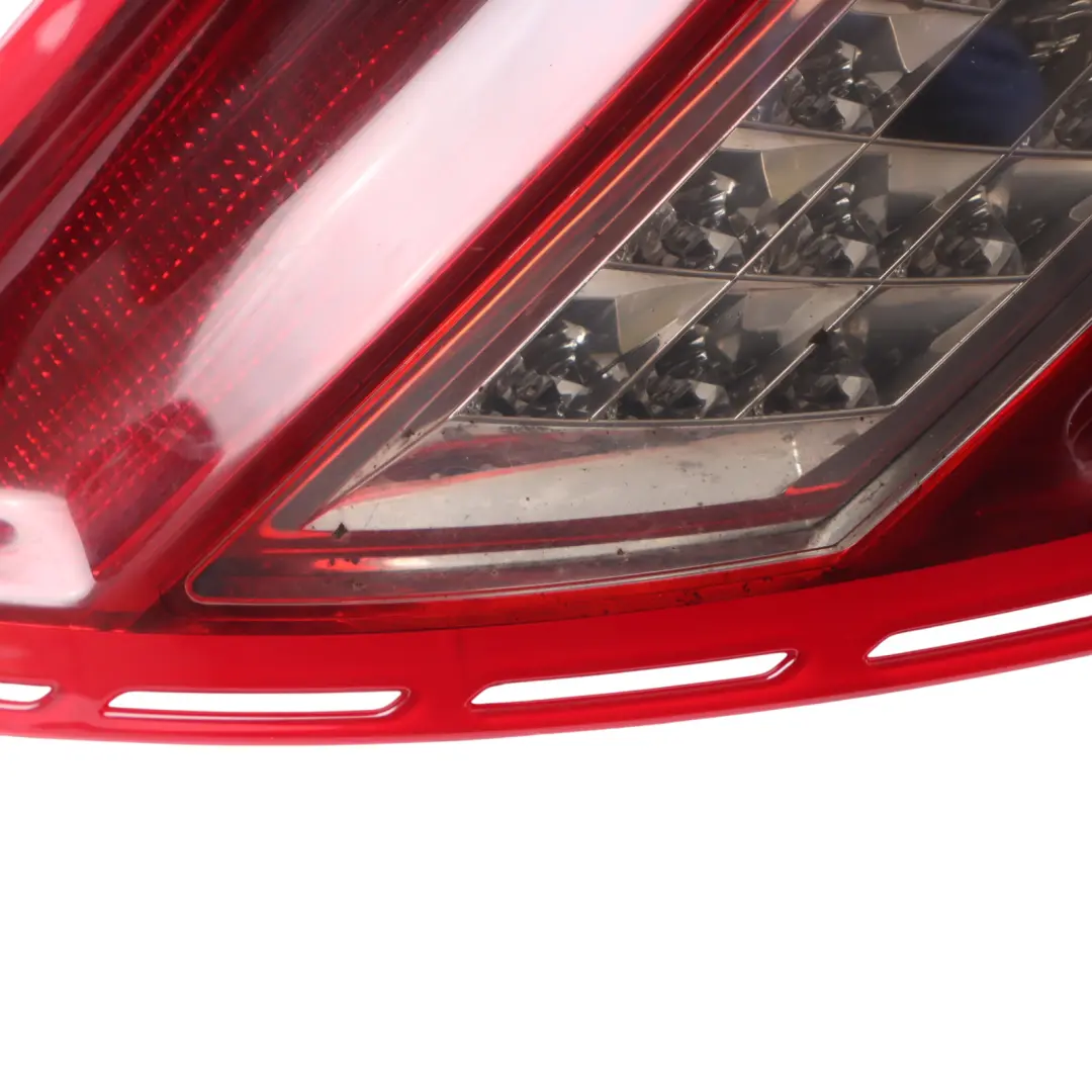 Feu Arrière Gauche Panneau Latéral pour Mercedes W204 à propos du numéro de pièce A2048201964 Mercedes W204 Feu Arrière Gauche Panneau Latéral - SKU A2048201964 - Numéro de pièce A2048201964