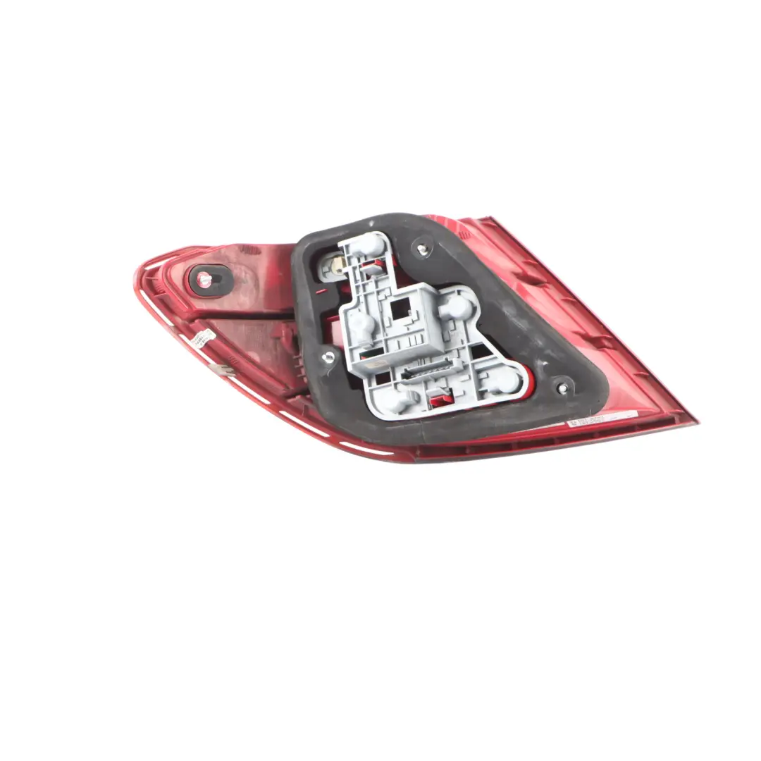 Luz Trasera Derecha Tail Light Side Panel para Mercedes W204 con número de pieza A2048202064 Mercedes W204 Luz Trasera Derecha Tail Light Side Panel - SKU A2048202064 - Número de pieza A2048202064