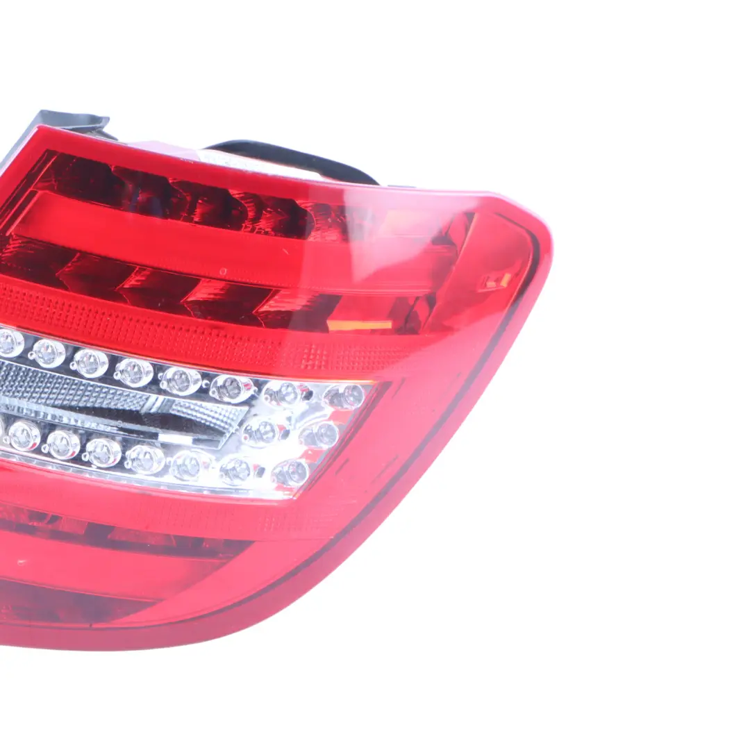 Mercedes W204 Kombi Rücklicht Seitenverkleidung Licht hinten rechts - SKU A2048206564-2 - Teilenummer A2048206564