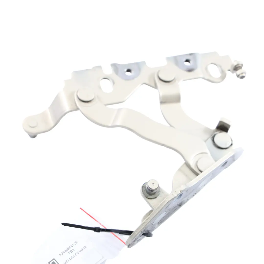 Zawias Maski Lewy Beż Pearl Beige - 794 do Mercedes W204 C207 W212 o numerze A2048800128 Mercedes W204 C207 W212 Zawias Maski Lewy Beż Pearl Beige - 794 - SKU A2048800128-PBE - Numer Części A2048800128