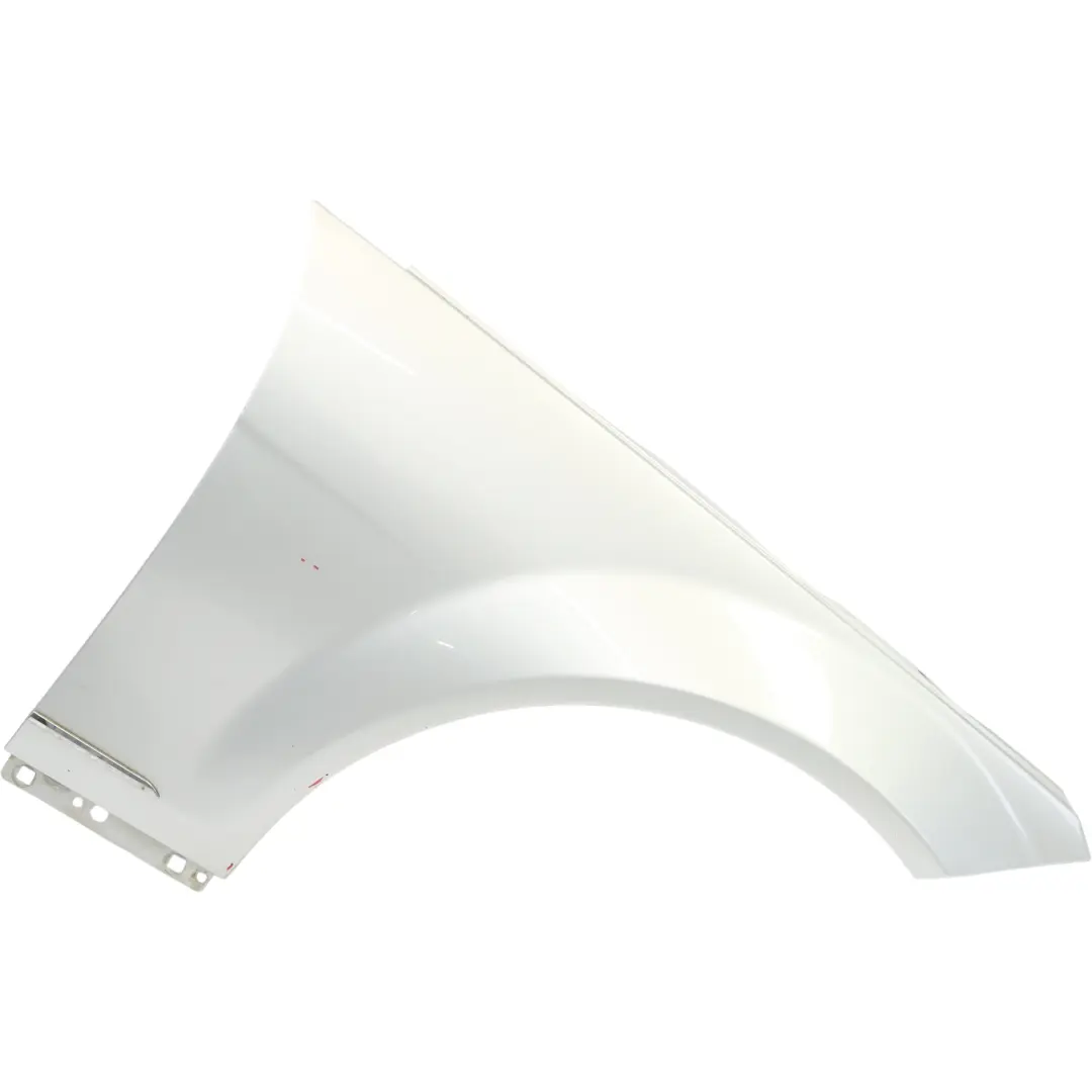 Guardabarros lateral derecho delantero Iridium Silver - 775 para Mercedes W204 con número de pieza A2048801418 Mercedes W204 Guardabarros lateral derecho delantero Iridium Silver - 775 - SKU A2048801418-IRS2 - Número de pieza A2048801418