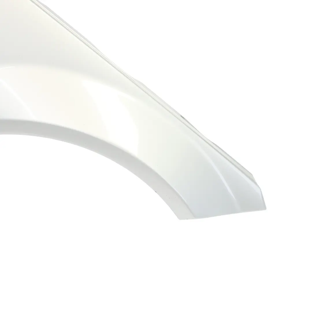 Guardabarros lateral derecho delantero Iridium Silver - 775 para Mercedes W204 con número de pieza A2048801418 Mercedes W204 Guardabarros lateral derecho delantero Iridium Silver - 775 - SKU A2048801418-IRS2 - Número de pieza A2048801418