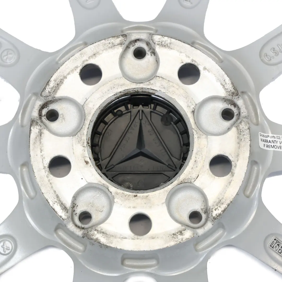 Silberne Leichtmetallfelge 16'' 6,5J ET:38 10 Speichen für Mercedes W205 mit Teilenummer A2054012400 Mercedes W205 Silberne Leichtmetallfelge 16'' 6,5J ET:38 10 Speichen - SKU A2054012400-1 - Teilenummer A2054012400