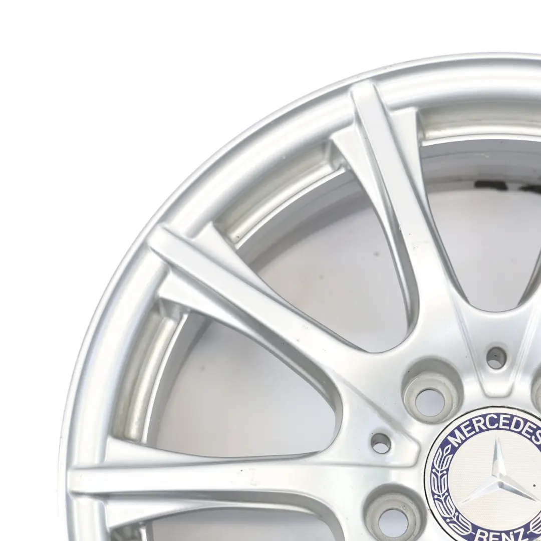 Silberne Leichtmetallfelge 16'' 6,5J ET:38 10 Speichen für Mercedes W205 mit Teilenummer A2054012400 Mercedes W205 Silberne Leichtmetallfelge 16'' 6,5J ET:38 10 Speichen - SKU A2054012400-1 - Teilenummer A2054012400