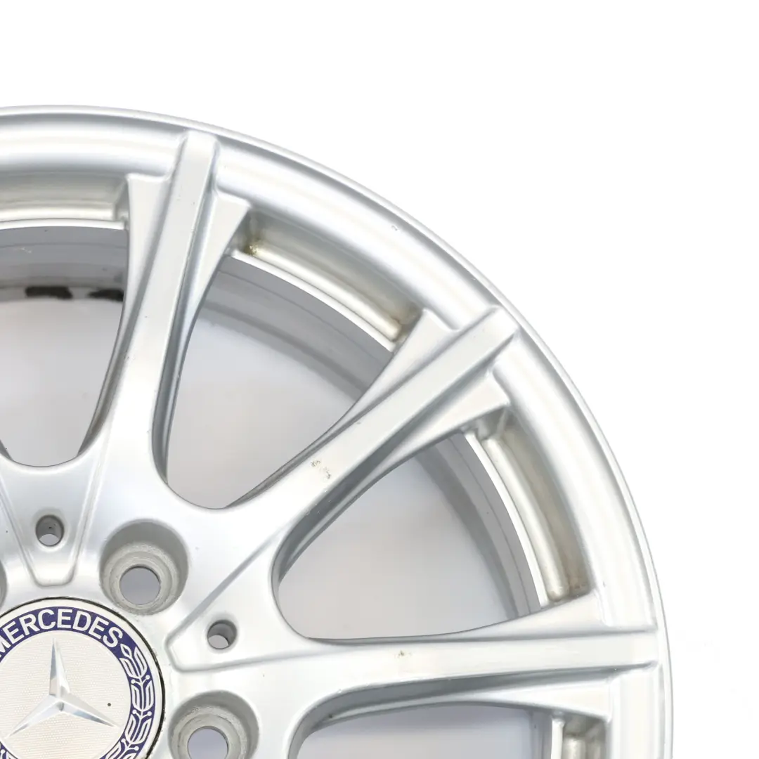 Silberne Leichtmetallfelge 16'' 6,5J ET:38 10 Speichen für Mercedes W205 mit Teilenummer A2054012400 Mercedes W205 Silberne Leichtmetallfelge 16'' 6,5J ET:38 10 Speichen - SKU A2054012400-1 - Teilenummer A2054012400