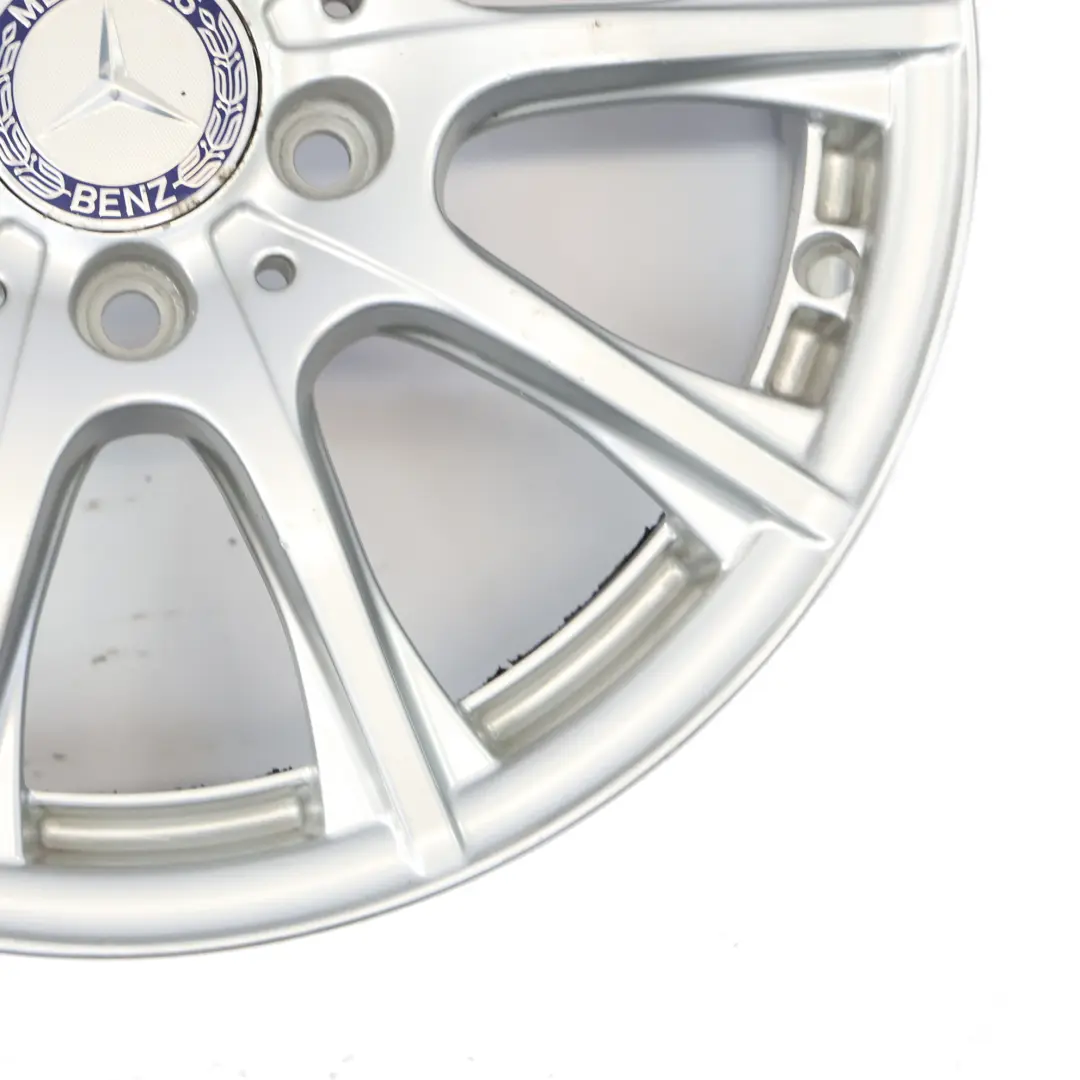 Silberne Leichtmetallfelge 16'' 6,5J ET:38 10 Speichen für Mercedes W205 mit Teilenummer A2054012400 Mercedes W205 Silberne Leichtmetallfelge 16'' 6,5J ET:38 10 Speichen - SKU A2054012400-1 - Teilenummer A2054012400