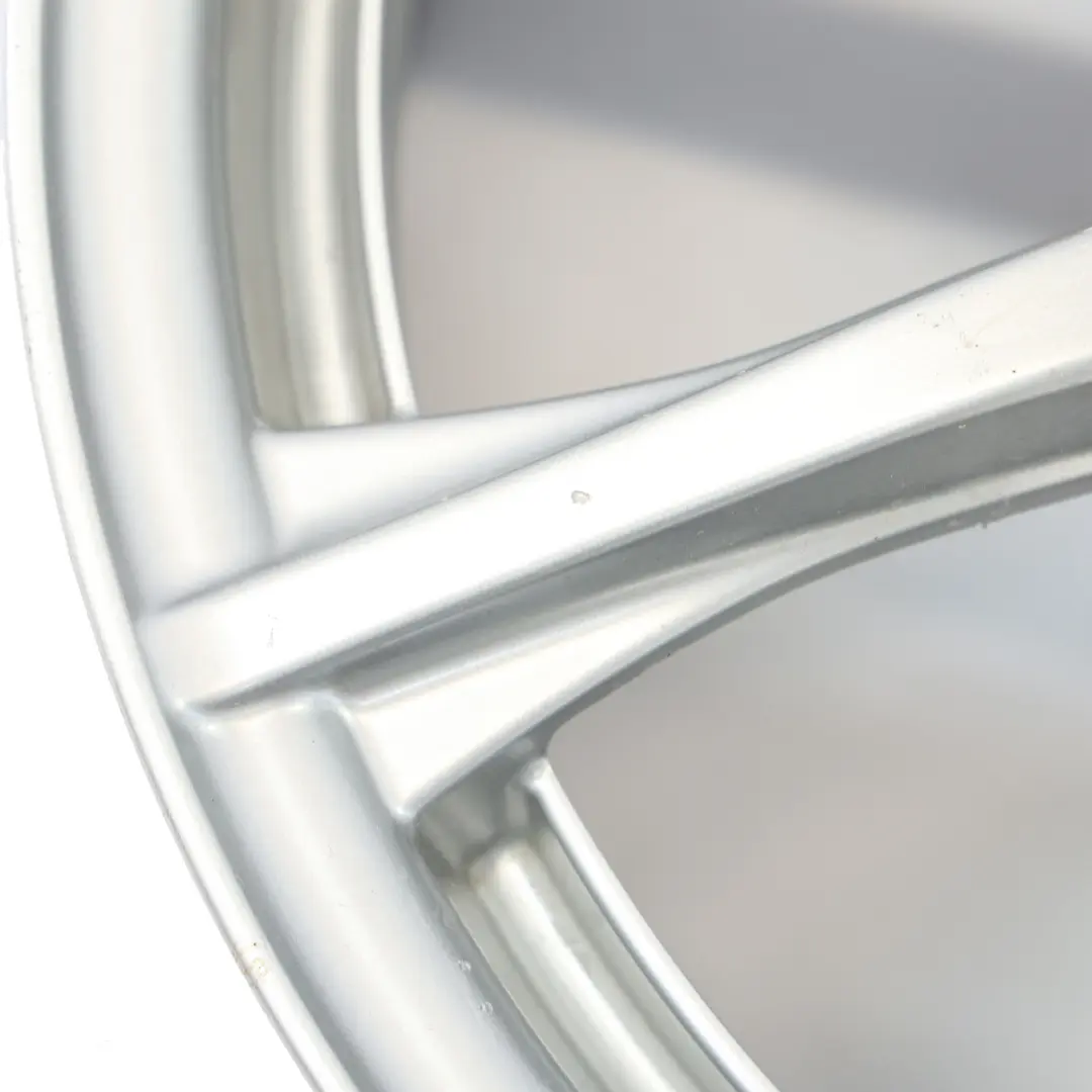 Silberne Leichtmetallfelge 16'' 6,5J ET:38 10 Speichen für Mercedes W205 mit Teilenummer A2054012400 Mercedes W205 Silberne Leichtmetallfelge 16'' 6,5J ET:38 10 Speichen - SKU A2054012400-1 - Teilenummer A2054012400