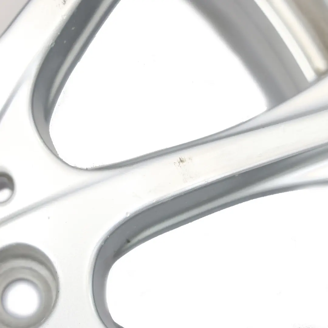 Silberne Leichtmetallfelge 16'' 6,5J ET:38 10 Speichen für Mercedes W205 mit Teilenummer A2054012400 Mercedes W205 Silberne Leichtmetallfelge 16'' 6,5J ET:38 10 Speichen - SKU A2054012400-1 - Teilenummer A2054012400