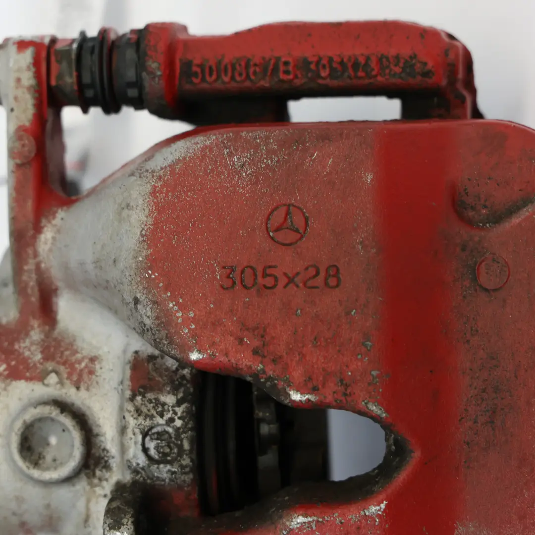 Bremssattel Gehäuse Vorne Rechts 305X28mm für Mercedes W205 W213 mit Teilenummer A2054210281 Mercedes W205 W213 Bremssattel Gehäuse Vorne Rechts 305X28mm - SKU A2054210281-2 - Teilenummer A2054210281