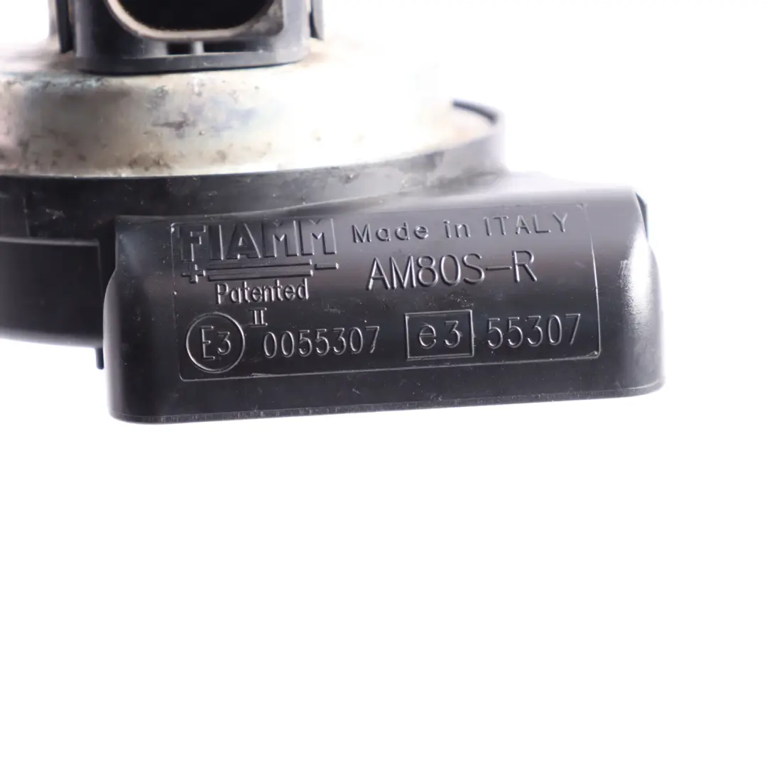 Hupe Signal Hochtöner Fanfare Links für Mercedes W205 mit Teilenummer A2055420920 Mercedes W205 Hupe Signal Hochtöner Fanfare Links - SKU A2055420920 - Teilenummer A2055420920
