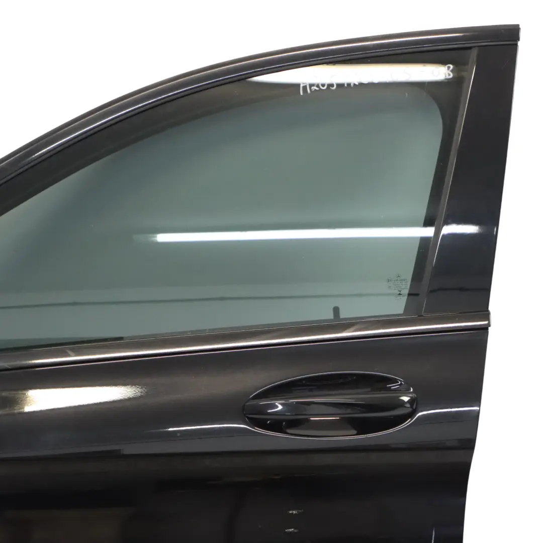 Mercedes W205 Porte Avant Gauche Obsidian Black Metallic Noir - 197 - SKU A2057200105-OB - Numéro de pièce A2057200105