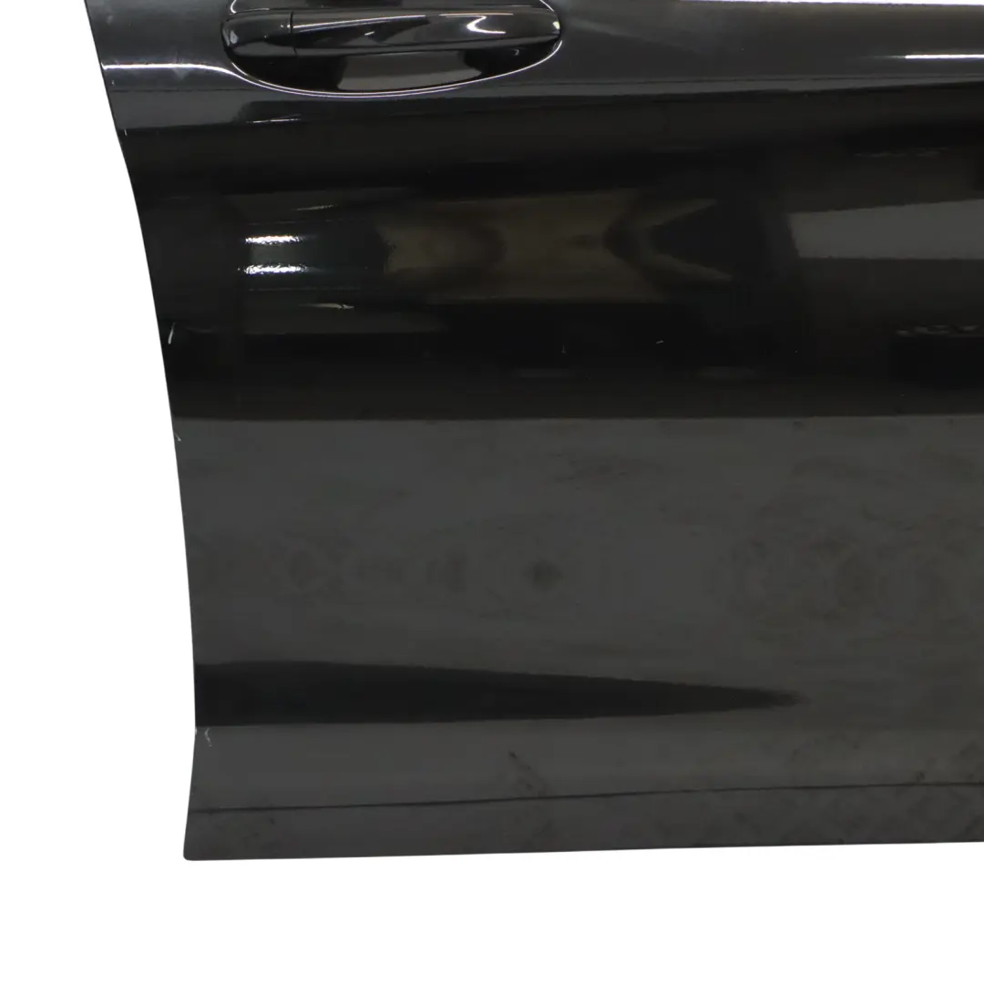 Puerta Delantera Derecha Negro Obsidiana Metalizado - 197 para Mercedes W205 con número de pieza A2057200205 Mercedes W205 Puerta Delantera Derecha Negro Obsidiana Metalizado - 197 - SKU A2057200205-OB - Número de pieza A2057200205