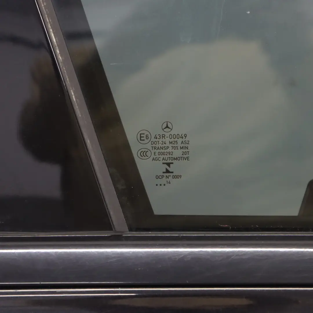 Mercedes W205 Puerta Delantera Derecha Negro Obsidiana Metalizado - 197 - SKU A2057200205-OB - Número de pieza A2057200205