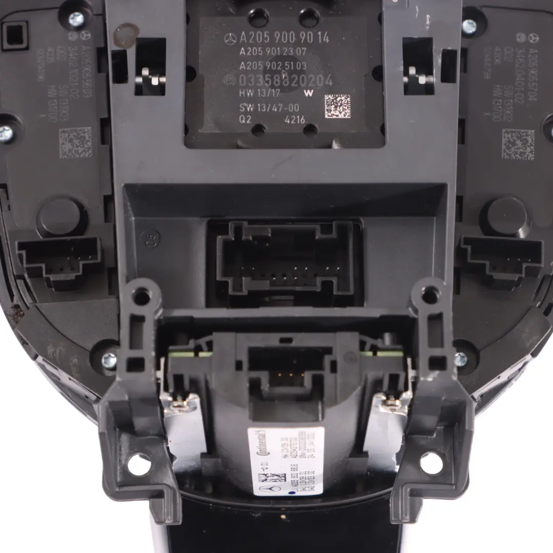 Console Pannello Interruttore Navigazione Sat per Mercedes W205 con numero di parte A2059006816 Mercedes W205 Console Pannello Interruttore Navigazione Sat - SKU A2059006816 - Numero di parte A2059006816