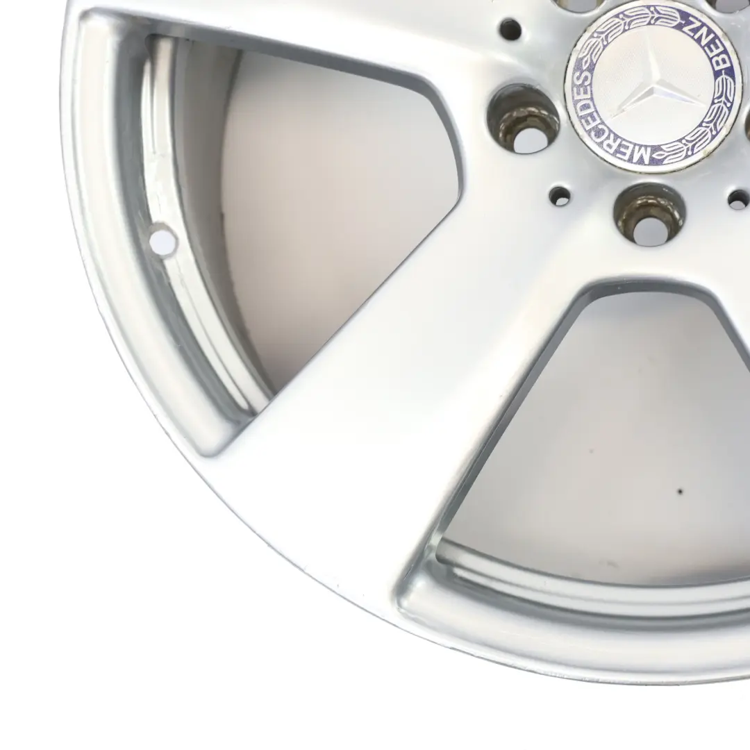 Eje trasero de Plata Llanta de Aleacion 18 "ET: 54 9J para Mercedes W212 con número de pieza A2124011402 Mercedes W212 Eje trasero de Plata Llanta de Aleacion 18 "ET: 54 9J - SKU A2124011402-2 - Número de pieza A2124011402