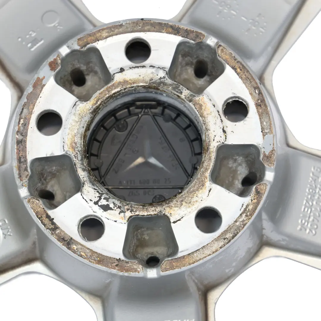 Eje Trasero Plata Llanta Aleación 18" ET: 54 9J para Mercedes W212 con número de pieza A2124011402 Mercedes W212 Eje Trasero Plata Llanta Aleación 18" ET: 54 9J - SKU A2124011402-4 - Número de pieza A2124011402