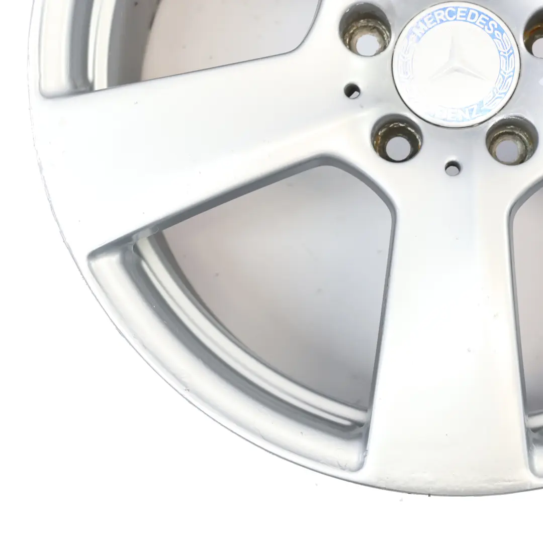 Jante Alliage Argent 18" Pour Essieu Arrière ET:54 9J pour Mercedes W212 à propos du numéro de pièce A2124011402 Mercedes W212 Jante Alliage Argent 18" Pour Essieu Arrière ET:54 9J - SKU A2124011402-4 - Numéro de pièce A2124011402