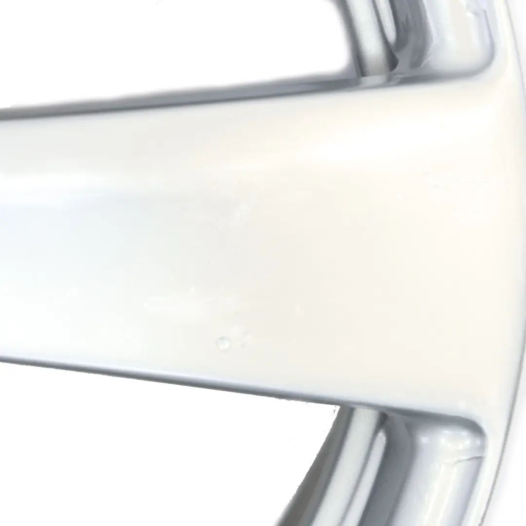 Jante Alliage Argent 18" Pour Essieu Arrière ET:54 9J pour Mercedes W212 à propos du numéro de pièce A2124011402 Mercedes W212 Jante Alliage Argent 18" Pour Essieu Arrière ET:54 9J - SKU A2124011402-4 - Numéro de pièce A2124011402